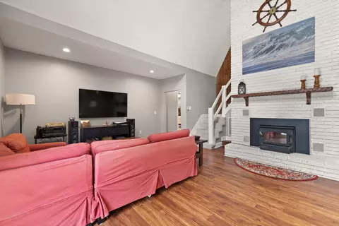 Living - 154 Chess Rd, Corbin, KY 40701 photo 2 of 2