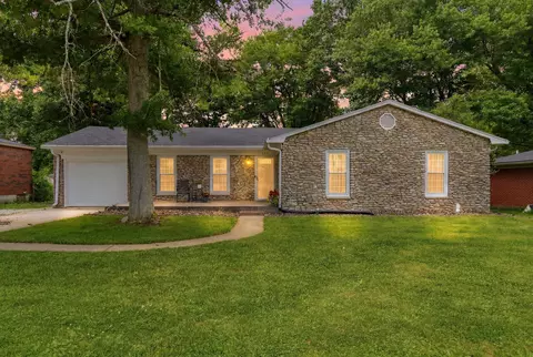 147 Meadowbrook Dr, Frankfort, KY 40601