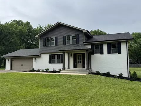 1022 Great Oaks Dr, Hopkinsville, KY 42240