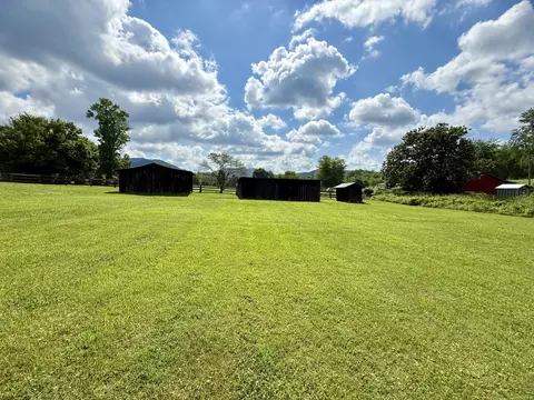 Exterior - 276 Evergreen Rd, Flat Lick, KY 40935 photo 7 of 10
