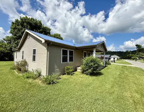 Exterior - 276 Evergreen Rd, Flat Lick, KY 40935 photo 3 of 10