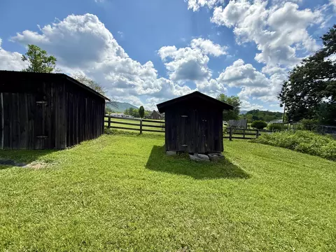 Exterior - 276 Evergreen Rd, Flat Lick, KY 40935 photo 6 of 10