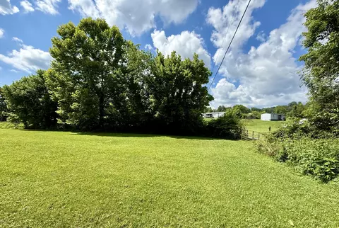 Exterior - 276 Evergreen Rd, Flat Lick, KY 40935 photo 8 of 10
