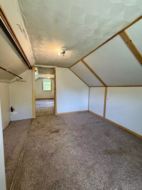 Bedroom - 13860 Us-421, Mckee, KY 40447 photo 3 of 4