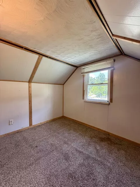 Bedroom - 13860 Us-421, Mckee, KY 40447 photo 4 of 4