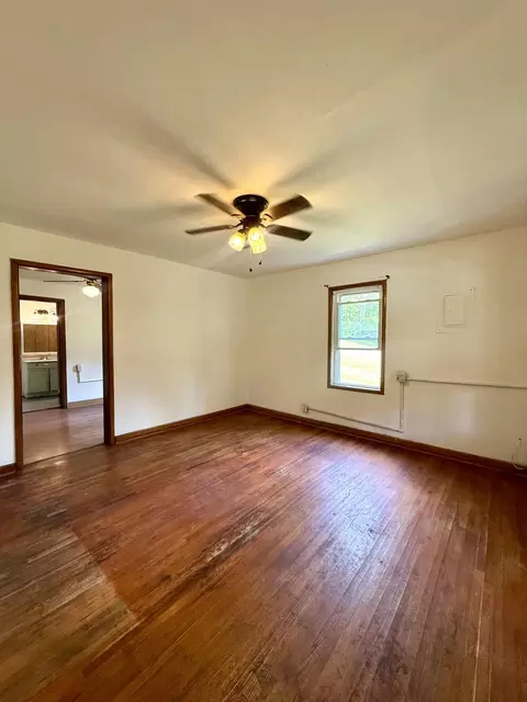 Living - 13860 Us-421, Mckee, KY 40447 photo 1 of 3