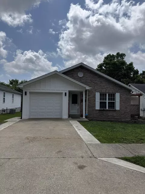 106 Jonathan Ct, Frankfort, KY 40601