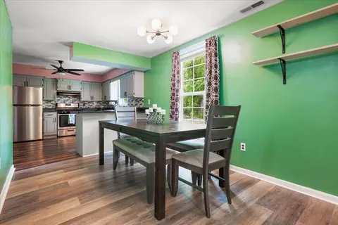 Dining - 316 W 1st St, Corbin, KY 40701 photo 1 of 3