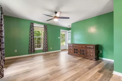 Living - 316 W 1st St, Corbin, KY 40701 photo 2 of 2