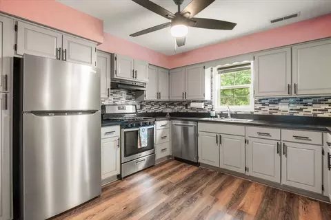 Kitchen - 316 W 1st St, Corbin, KY 40701 photo 3 of 3