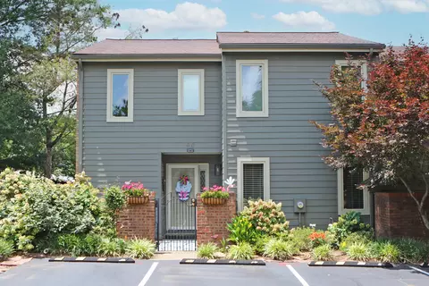 3475 Lyon Dr, Lexington, KY 40513