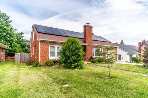 120 Windsor Dr, Winchester, KY 40391