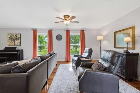 Living - 207 Augusta Dr, Georgetown, KY 40324 photo 1 of 4