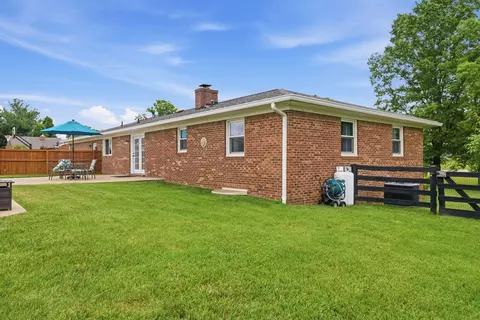 Exterior - 207 Augusta Dr, Georgetown, KY 40324 photo 9 of 13