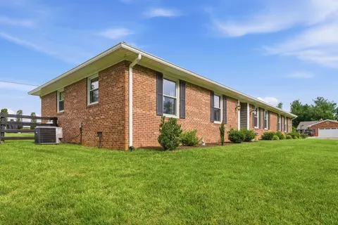 Exterior - 207 Augusta Dr, Georgetown, KY 40324 photo 4 of 13