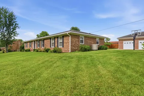 Exterior - 207 Augusta Dr, Georgetown, KY 40324 photo 3 of 13