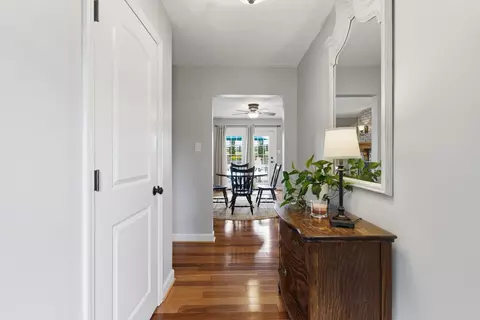 Entry Way - 207 Augusta Dr, Georgetown, KY 40324 photo 2 of 4