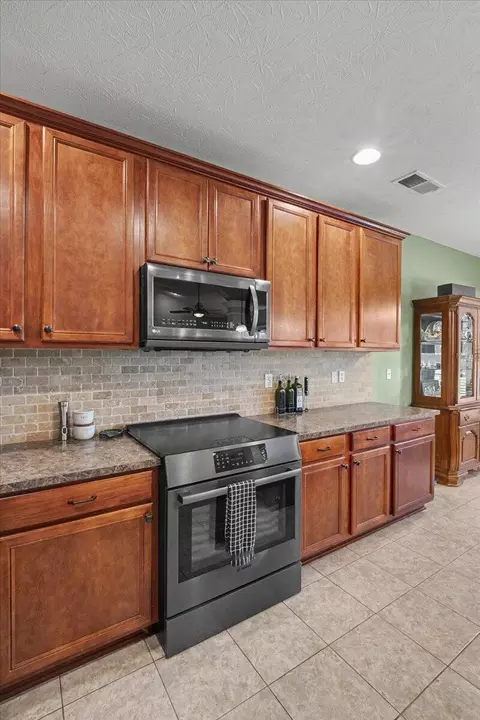 Kitchen - 3800 Ruby Ln, Lexington, KY 40509 photo 4 of 5