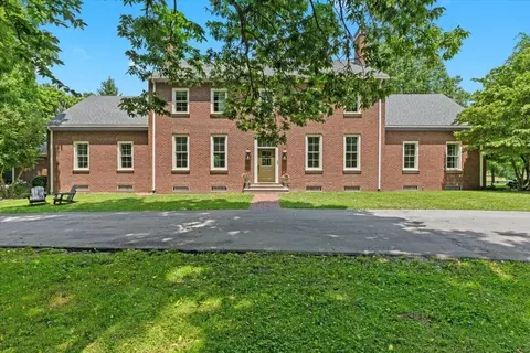 4001 Shannon Run Rd, Versailles, KY 40383