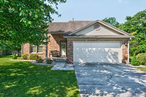 613 Applegrove Dr, Nicholasville, KY 40356