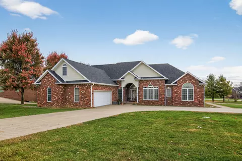 230 Rose Wood Dr, Lebanon, KY 40033