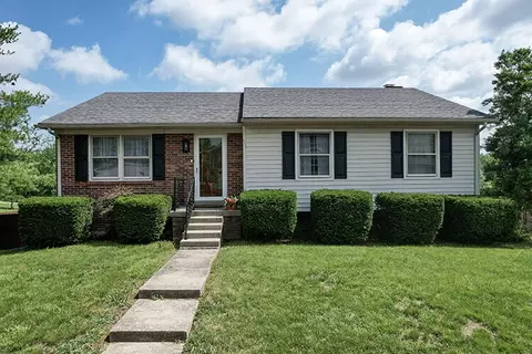 3700 Forest Green Dr, Lexington, KY 40517