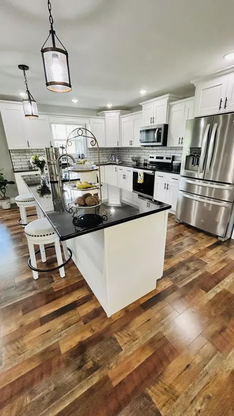 Kitchen - 10 Nolan Dr, Corbin, KY 40701 photo 2 of 3