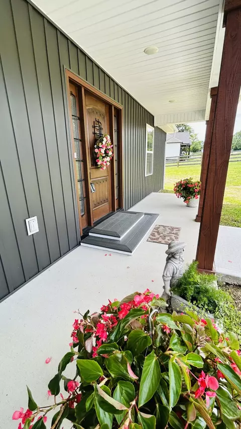 Exterior - 10 Nolan Dr, Corbin, KY 40701 photo 2 of 10