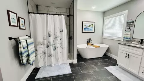 Bath - 10 Nolan Dr, Corbin, KY 40701 photo 1 of 5