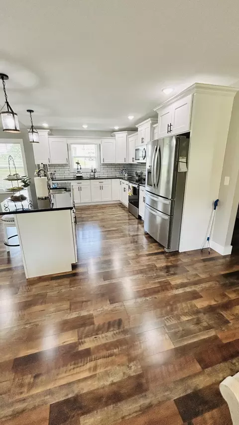 Kitchen - 10 Nolan Dr, Corbin, KY 40701 photo 3 of 3