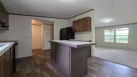 Kitchen - 690 Huff School Rd, Mckee, KY 40447 photo 2 of 3
