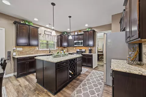 Kitchen - 121 Waterside Dr, Georgetown, KY 40324 photo 8 of 9