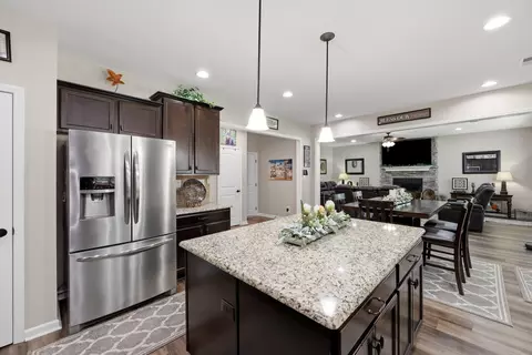 Kitchen - 121 Waterside Dr, Georgetown, KY 40324 photo 5 of 9