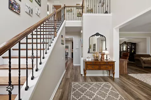 Entry Way - 121 Waterside Dr, Georgetown, KY 40324 photo 2 of 12