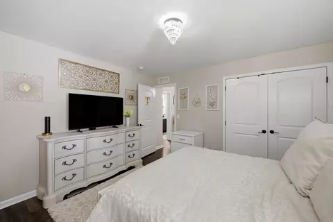Bedroom - 121 Waterside Dr, Georgetown, KY 40324 photo 8 of 16