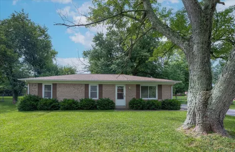 304 Oakwood Dr, Lawrenceburg, KY 40342