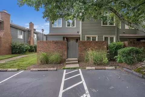 2140 Fort Harrods Dr, Lexington, KY 40513