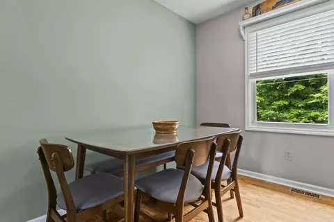 Dining - 258 Anderson Rd, Georgetown, KY 40324 photo 1 of 2