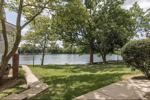 2414 Lake Park Rd, Lexington, KY 40502