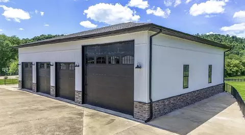 Exterior - 6606 S S Us Highway 25e, Flat Lick, KY 40935 photo 4 of 49