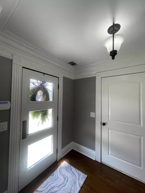 Entry Way - 6606 S S Us Highway 25e, Flat Lick, KY 40935 photo 3 of 5