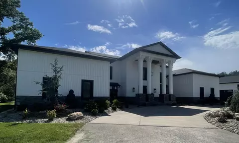 Exterior - 6606 S S Us Highway 25e, Flat Lick, KY 40935 photo 9 of 49