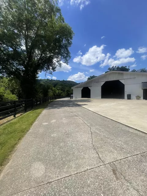 Exterior - 6606 S S Us Highway 25e, Flat Lick, KY 40935 photo 46 of 49