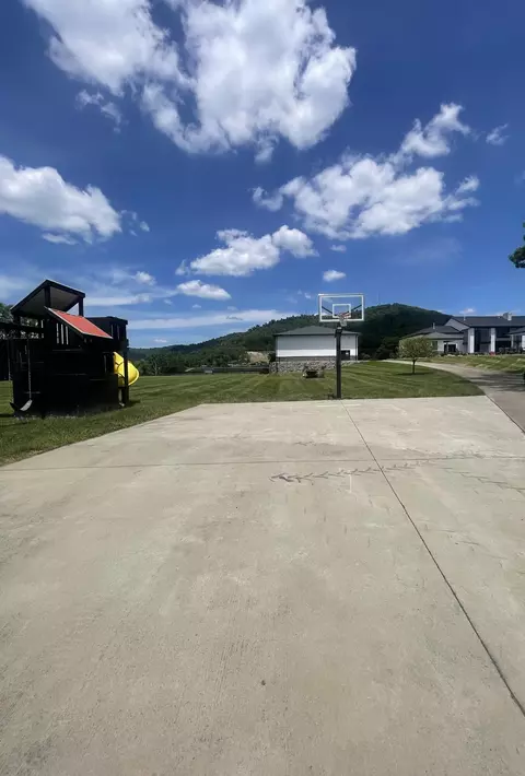 Exterior - 6606 S S Us Highway 25e, Flat Lick, KY 40935 photo 39 of 49