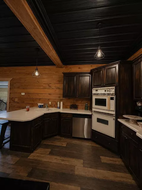 Kitchen - 6606 S S Us Highway 25e, Flat Lick, KY 40935 photo 12 of 15