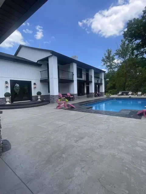 Exterior - 6606 S S Us Highway 25e, Flat Lick, KY 40935 photo 17 of 49