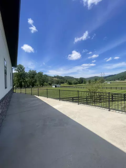Exterior - 6606 S S Us Highway 25e, Flat Lick, KY 40935 photo 14 of 49