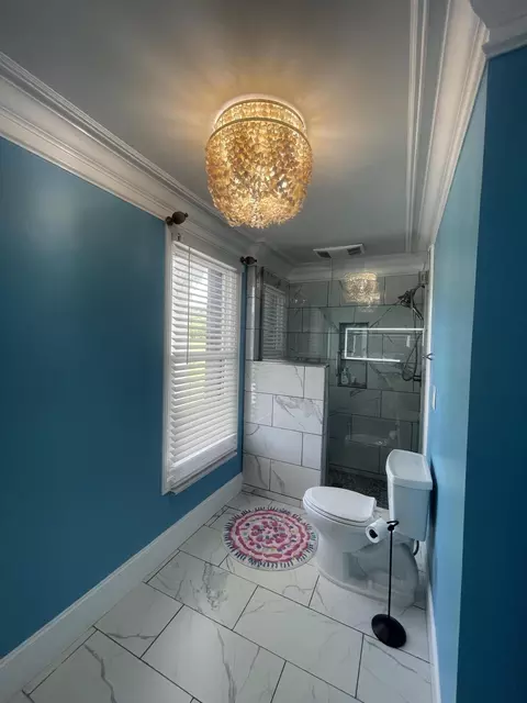 Bath - 6606 S S Us Highway 25e, Flat Lick, KY 40935 photo 5 of 11