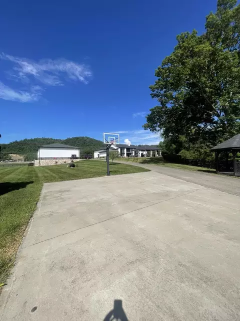Exterior - 6606 S S Us Highway 25e, Flat Lick, KY 40935 photo 40 of 49