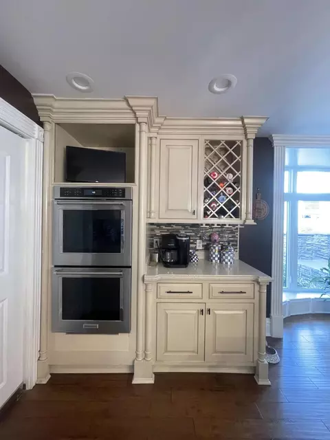Kitchen - 6606 S S Us Highway 25e, Flat Lick, KY 40935 photo 10 of 15